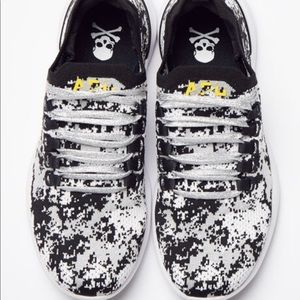 APL X SOULCYCLE breeze camo size 9 sneakers